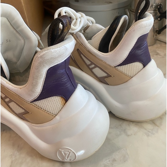 Louis Vuitton Arch Light Sneaker 👟 - Picture 5 of 10
